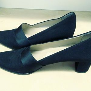 Womans Size 9B Blue Shoes Preowned